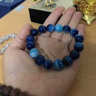 Vòng đá thiên nhiên