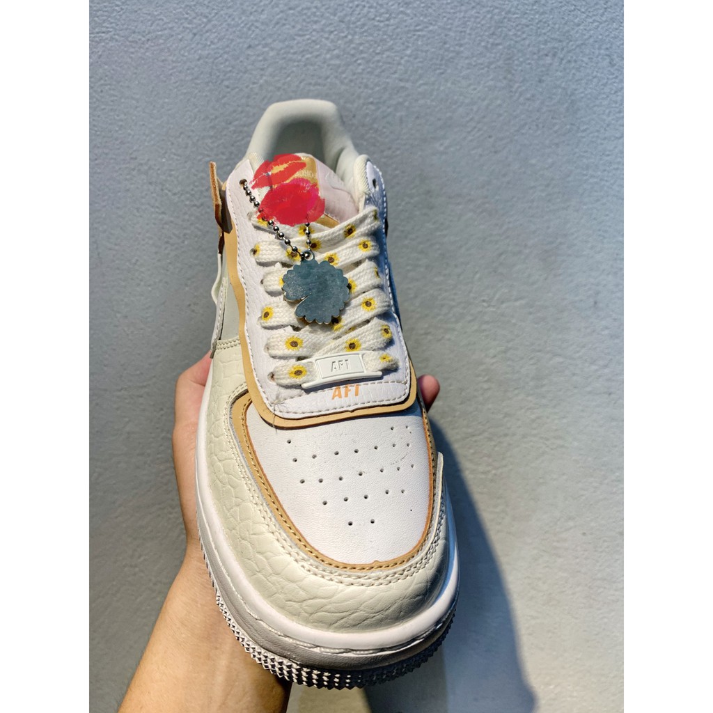 Giầy hoa cúc vàng số 1 Tặng tag hoa cúc sắt uzulang