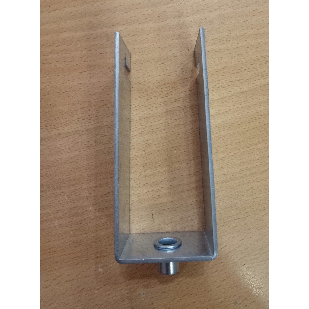 Pát U  kẹp dưới pin năng lượng mặt trời-solar Panel