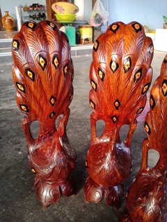 Chim công gỗ lim đá gia lai