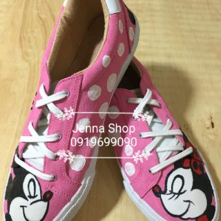 Sneakers Pull&Bear vẽ tay cá tính