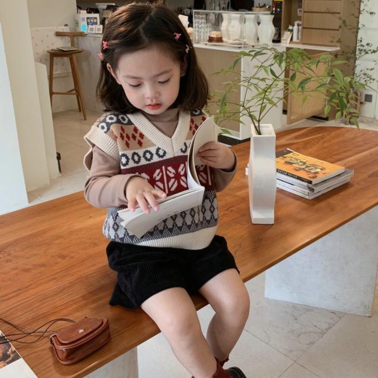 Áo len không tay cổ chữ V thiết kế thời trang dễ thương cho trẻ em