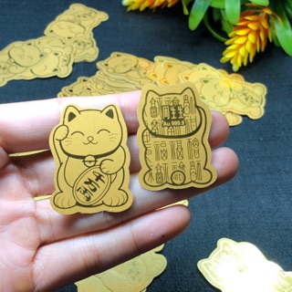 Mèo mạ vàng 24k