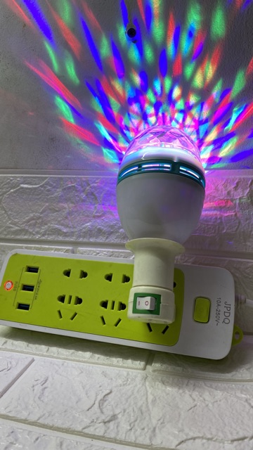 Đèn led 7 màu xoay đuôi E27