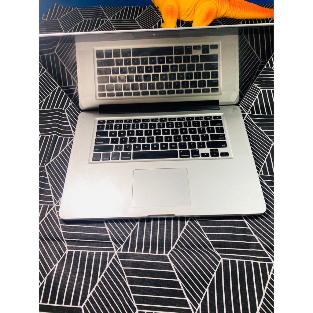 Macbook Pro 2011 core i7 ram 8Gb ổ cứng ssd 128Gb màn hình 15.4 | BigBuy360 - bigbuy360.vn