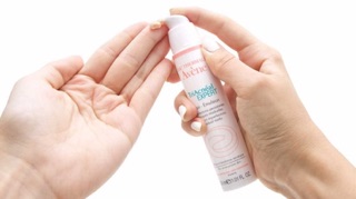 Kem trị mụn trứng cá Avene Triacneal Expert Emulsion 30ml