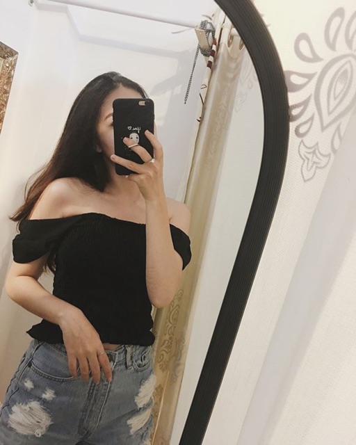 Áo top bẹt vai