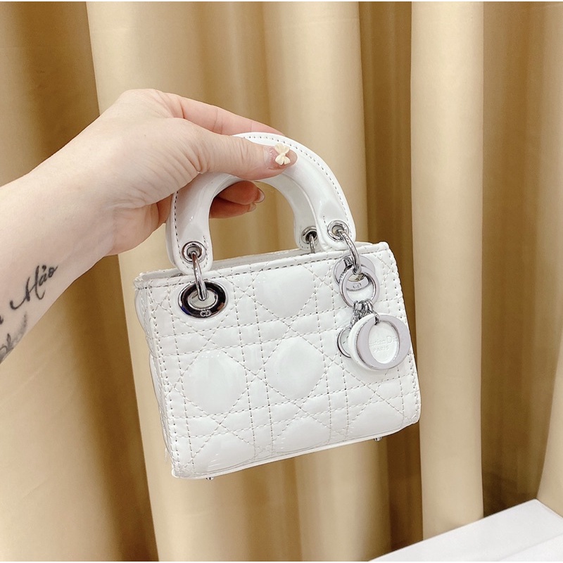 Túi mini đeo chéo,cầm tay sai 15 da trần trám và da bóng( hàng đẹp có hộp )