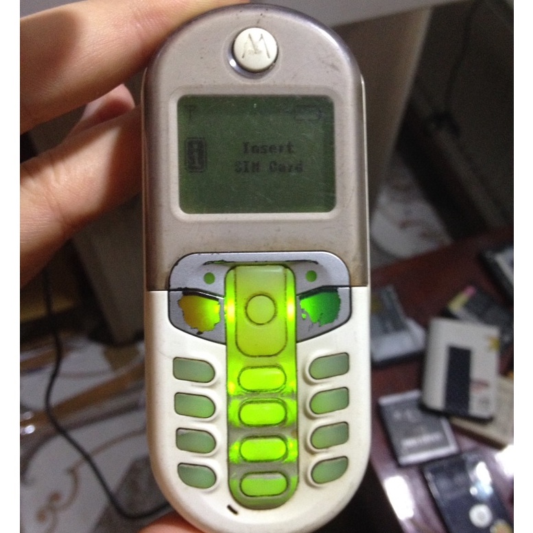 Xác MOTOROLA C201 Mobifone,0 nắp,lên màn,0 có bin máy tét,0 tét được gì thêm,bán xác anh em làm gì làm