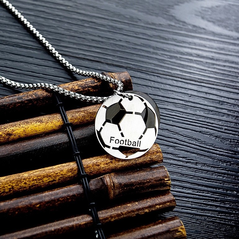 Dây chuyền không gỉ nam cá tính mặt quả bóng thể thao khắc chữ Football
