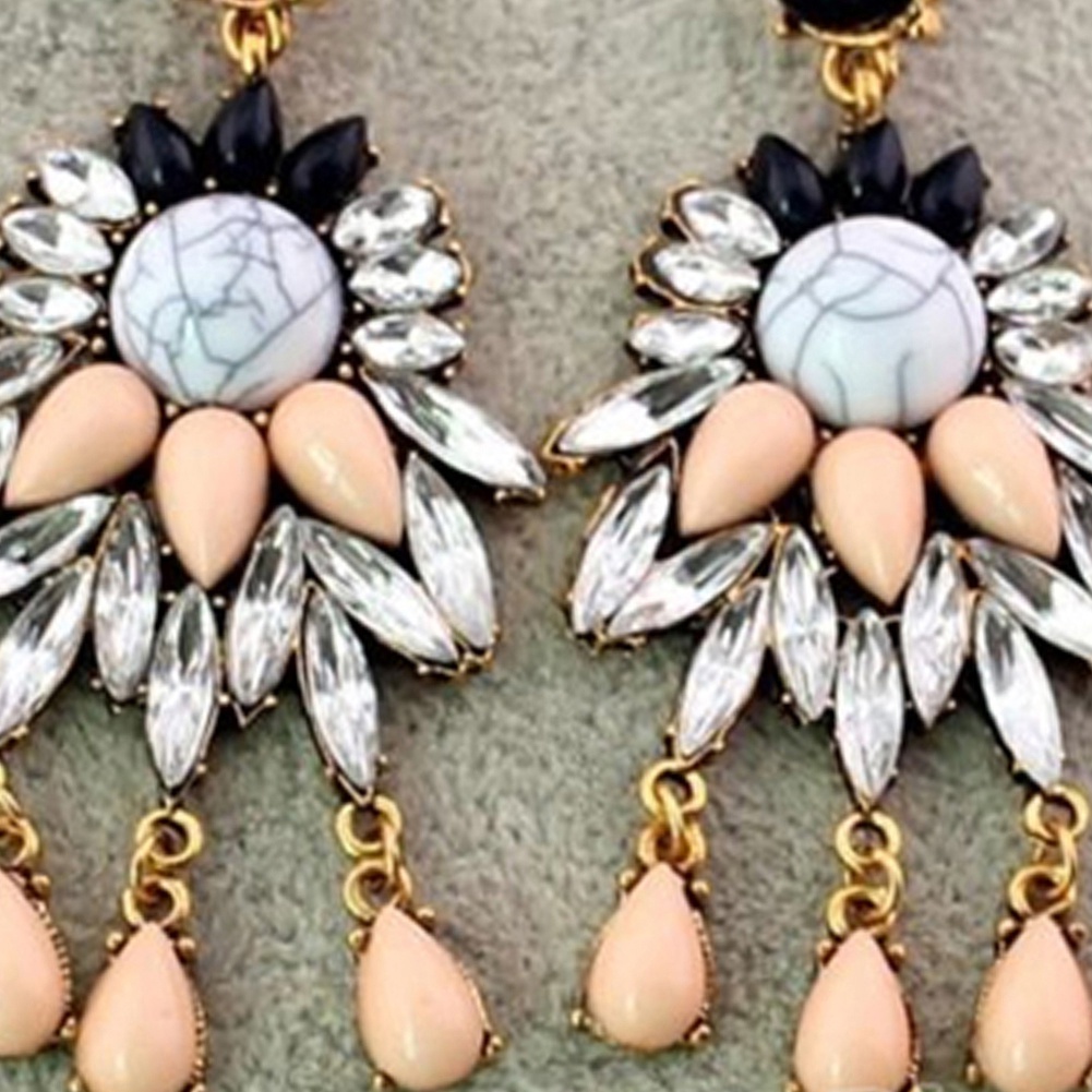 Bông tai hình hoa đính đá sang trọng