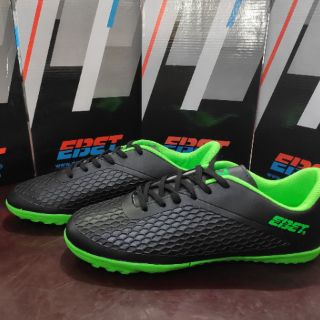 Giày đá bóng siêu rẻ ebet 6306