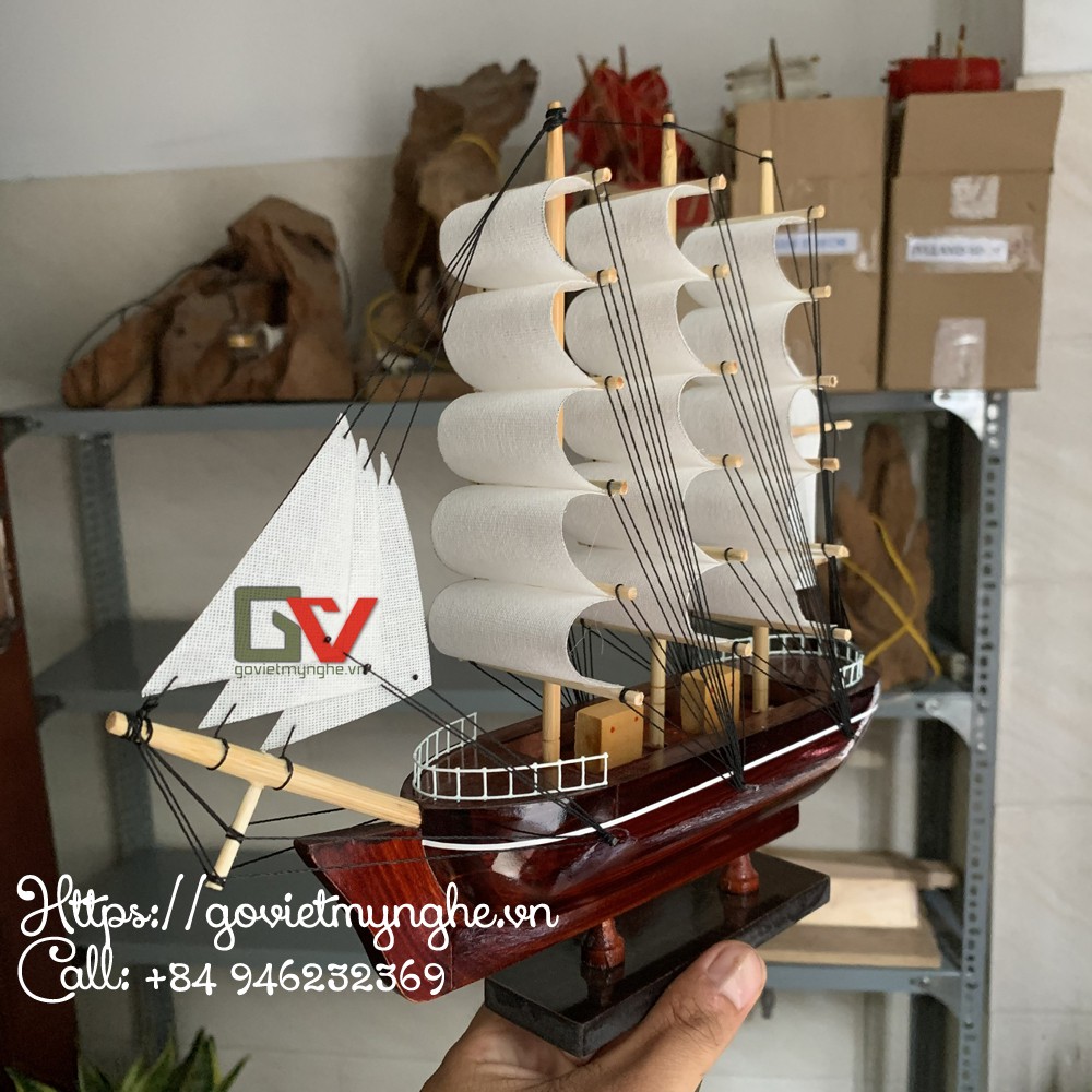 Mô hình thuyền gỗ trang trí phong thủy để bàn làm việc - Thuyền Le Belem của Pháp - Dài 27cm - Buồm trắng