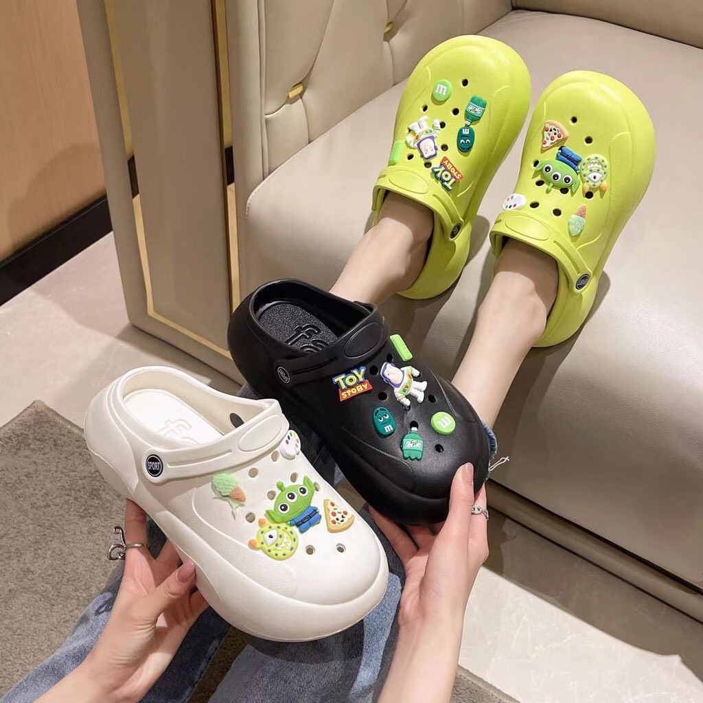 Dép Cross nữ đế cao Fashion, dép sục nữ siêu nhẹ chất EVA kèm Sticker hot trend 2022