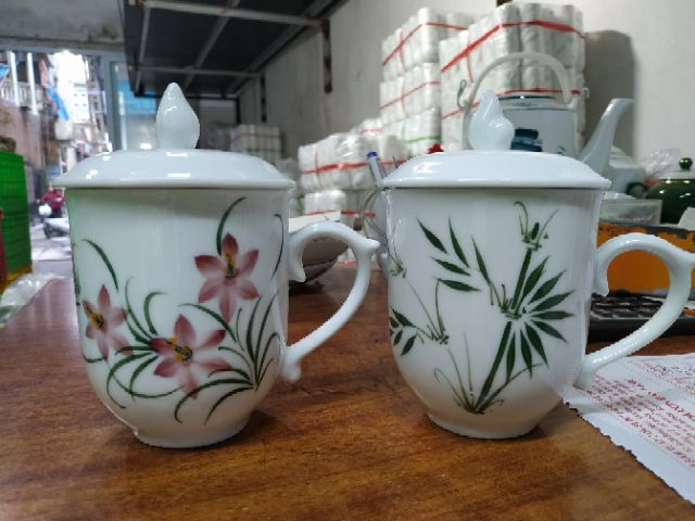 Cốc sứ đựng nước có nắp đậy # cốc sứ bát tràng