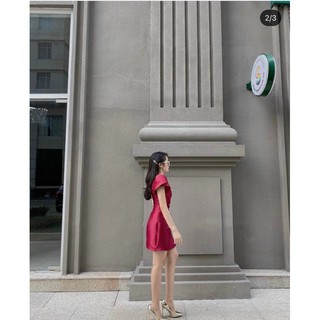 ĐẦM ĐỎ CỔ TRÒN XẾP BÊN EO