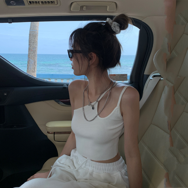 Áo hai dây thời trang quyến rũ sành điệu cho nữ | BigBuy360 - bigbuy360.vn