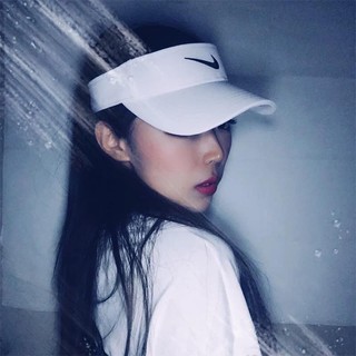 Mũ lưỡi trai hở chóp thêu nổi (đen, trắng)