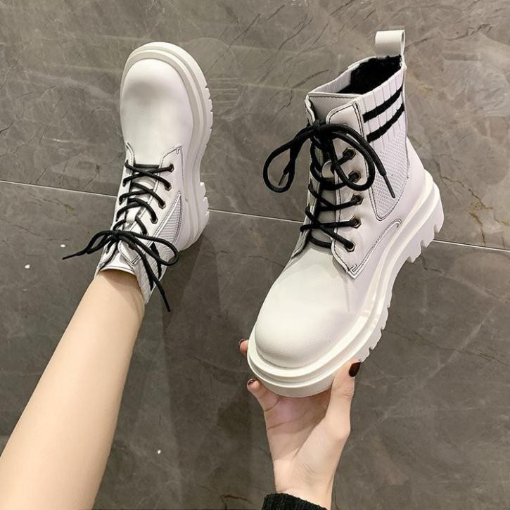 Giày bốt cổ thấp Martin cho nữ, boots cổ thấp có dây màu đen cổ tròn phối len | BigBuy360 - bigbuy360.vn