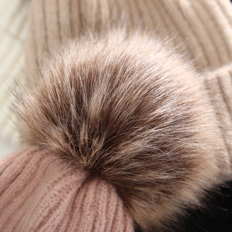 Mũ beanie dệt kim đính quả cầu lông dễ thương cho bé
