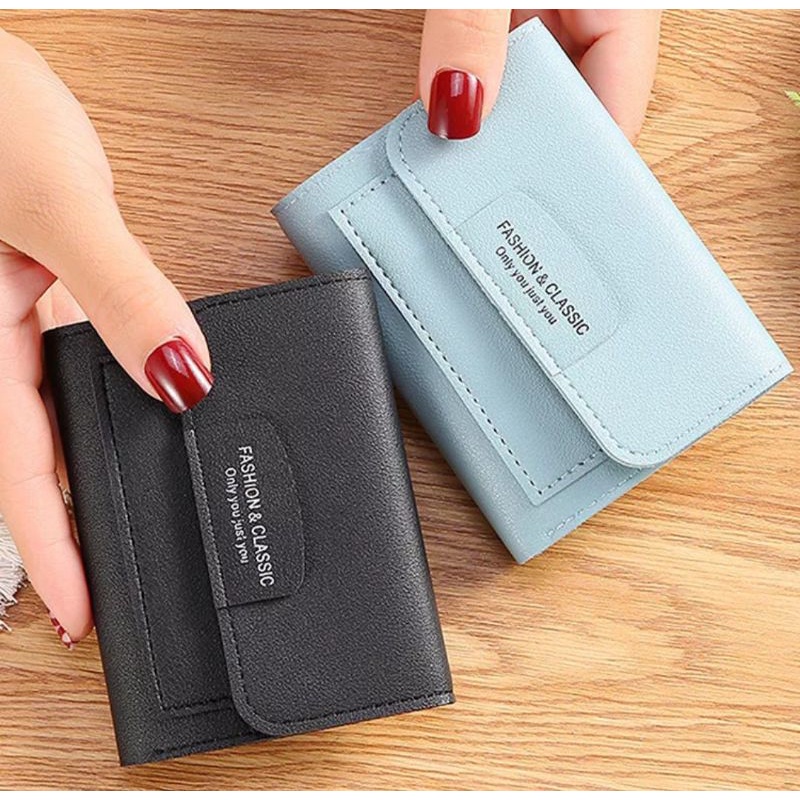 Ví nữ mini cầm tay giá rẽ khoá bấm in chữ hàng đẹp trẻ trung đơn giản cực xinh
