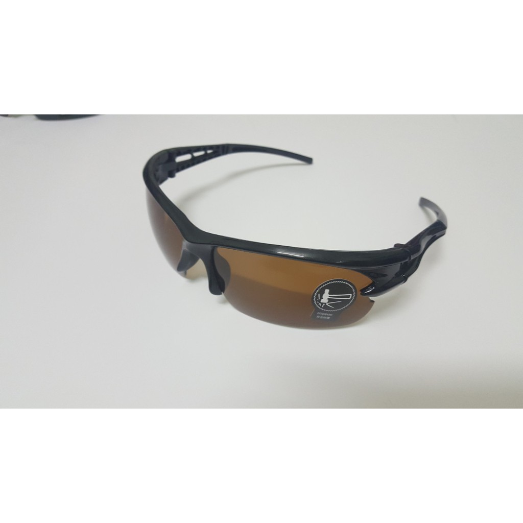 Kính râm thời trang, thể thao, che chắn khói bụi, ôm kín khít mắt. | BigBuy360 - bigbuy360.vn