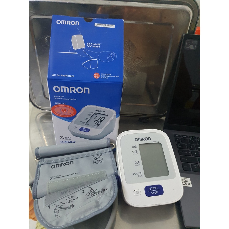Máy Đo Huyết áp OmRon 7121
