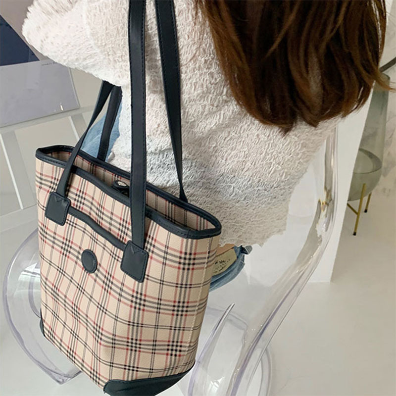 Túi xách quai chéo IELGY phong cách Hàn Quốc thời trang cho nữ