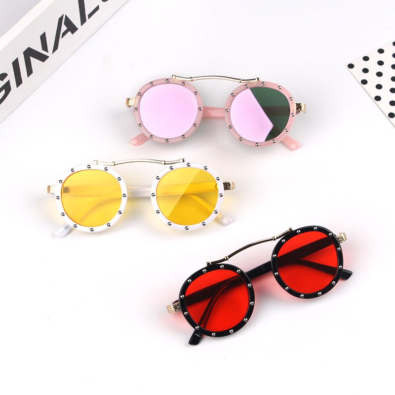 Kính mát gọng tròn phong cách Retro cho bé