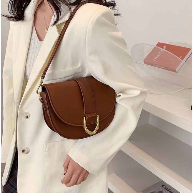 Túi xách nữ đeo vai hình bán nguyệt da trơn thời trang cao cấp BAG U BOT21