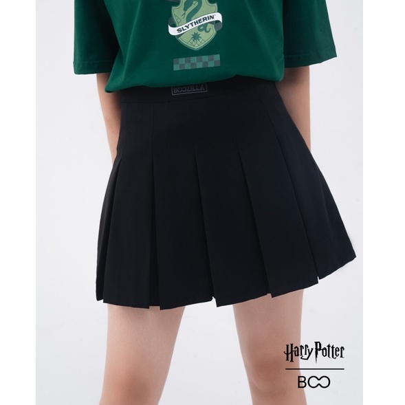 Chân váy BOO Dáng Xếp Li Xòe Aline Đính Patch Logo Harry Potter BZL