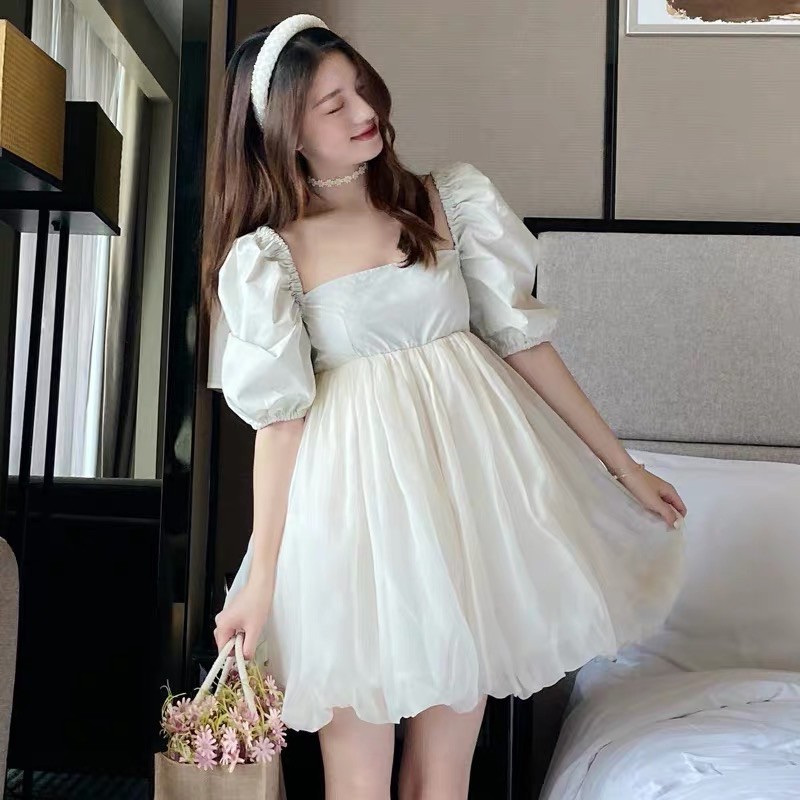 ĐẦM XOÈ CỔ VUÔNG TAY PHỒNG ĐAN DÂY LƯNG