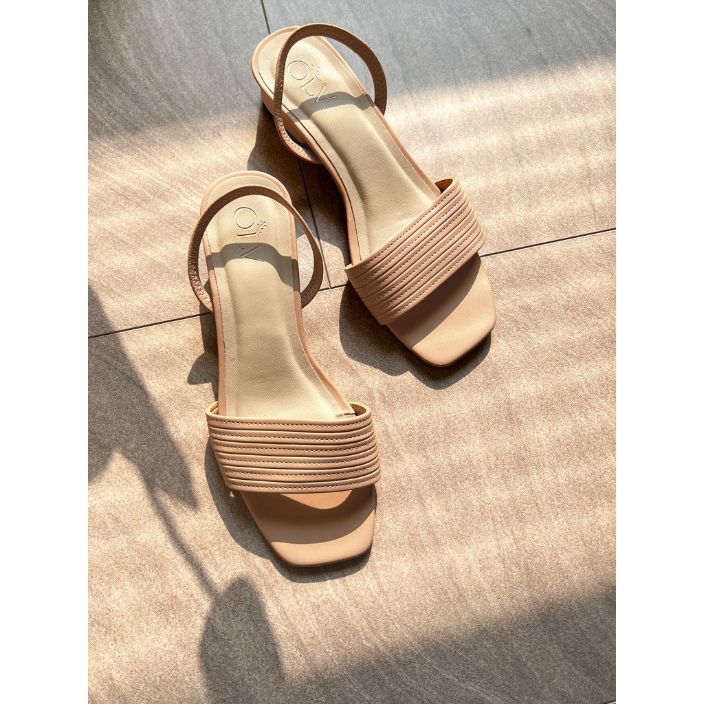 OLV - Giày Beige Basic Sandal