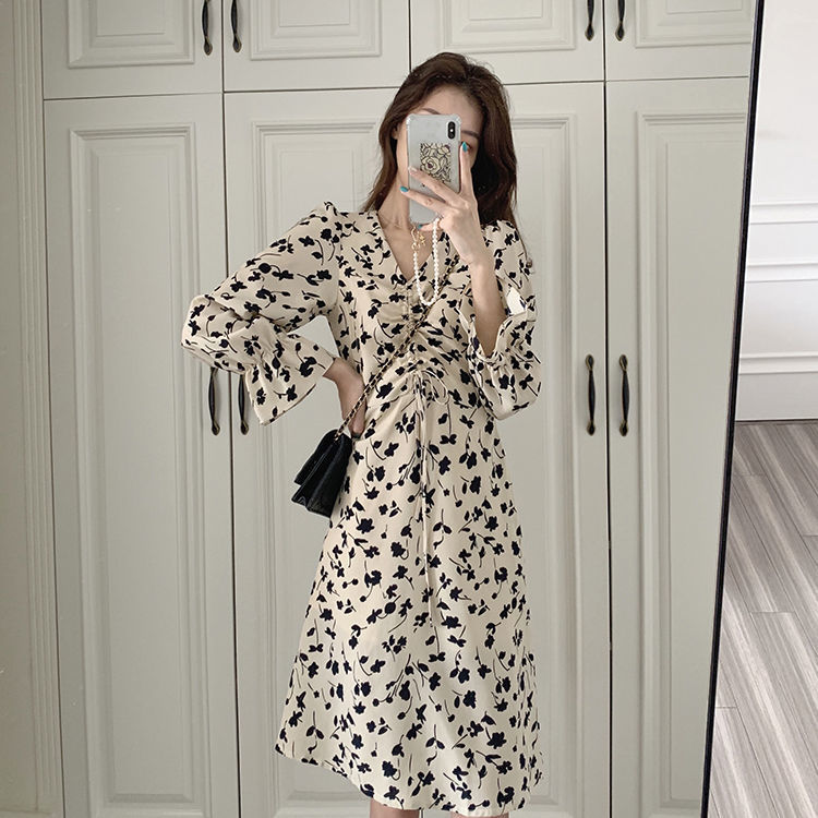 Đầm Midi In Hoa Với Thiết Kế Cổ Chữ V Xinh Xắn Theo Phong Cách Hàn Quốc | BigBuy360 - bigbuy360.vn