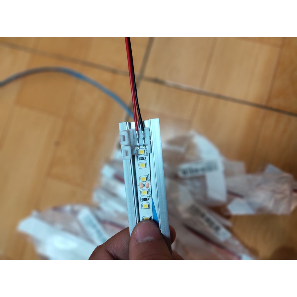 Đầu Kẹp dây led dán, cuộn led 2835,5050,3014, bản 8mm không cần hàn.