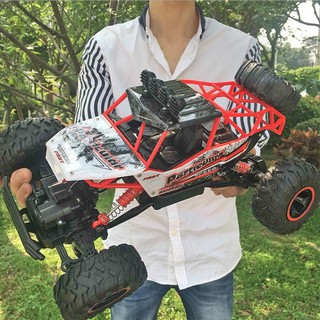 Xe địa hình loại khủng, 2 cầu, dẫn động 4 bánh + Tặng 1 Pin dự phòng