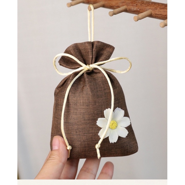Túi vải đính hoa cúc trắng đựng quà, làm túi thơm