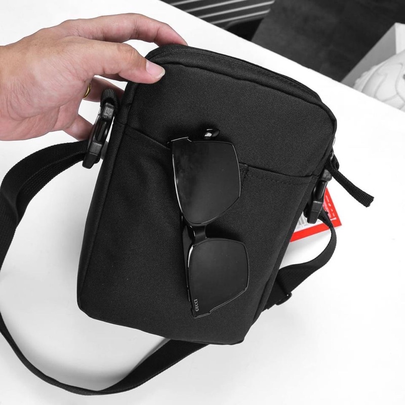 Túi đeo thể thao Nike