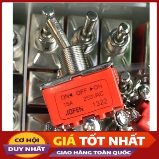 3 chiếc công tắc gạt on off 3 vị trí