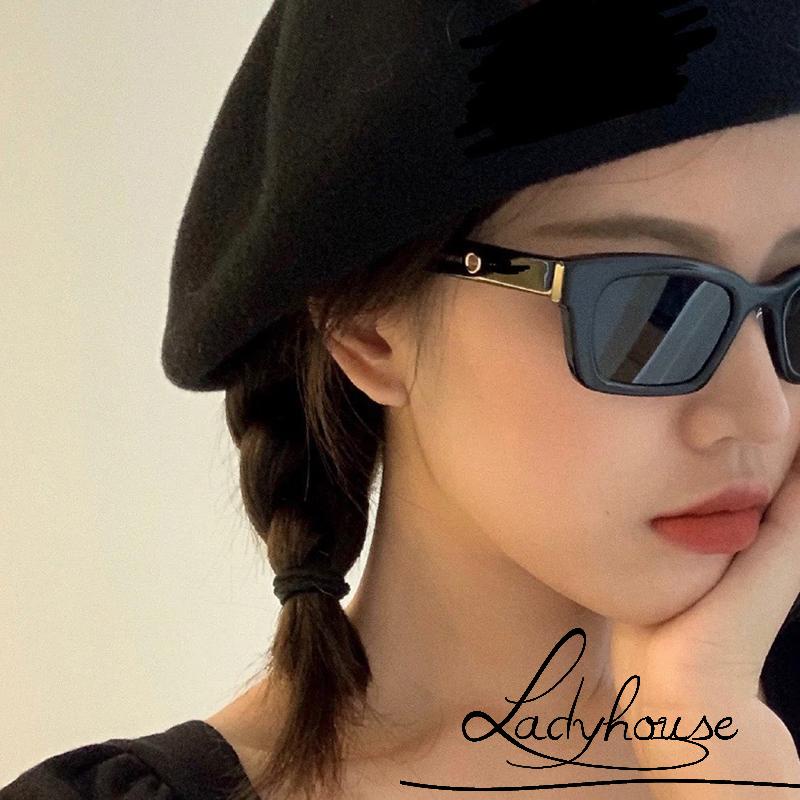 Kính mát chống tia UV màu sắc thời trang sành điệu