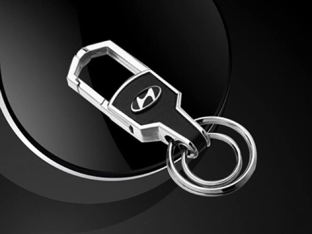 Móc chìa khoá hãng phụ kiện cần thiết cho xế yêu của bạn giúp treo chìa khoá tiện lợi . .