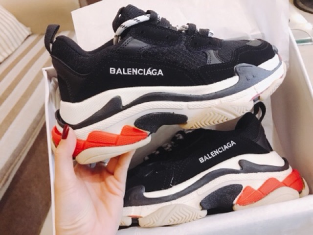 BALENCIAGA Triple S