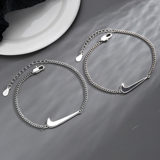 Lắc tay cặp mặt logo Nike cá tính