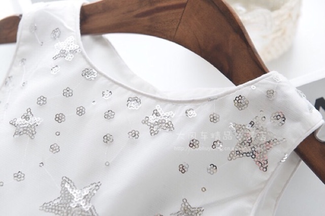 Đầm công chúa bé gái màu trắng,họa tiết kim sa