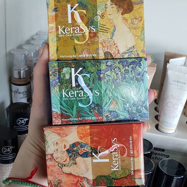 Xà bông tắm Kerasys silk moisture ( dành cho da khô )