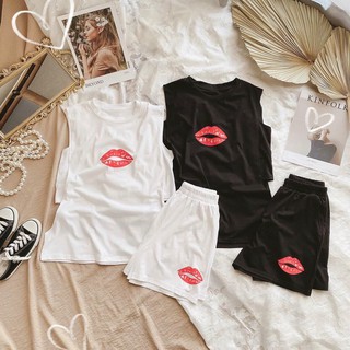 💃 Bộ Áo Nữ 3 Lỗ Quần Đùi Ống Rộng In Hình Đôi Môi Set Quần Áo Tanktop Dáng Rộng 2 Màu