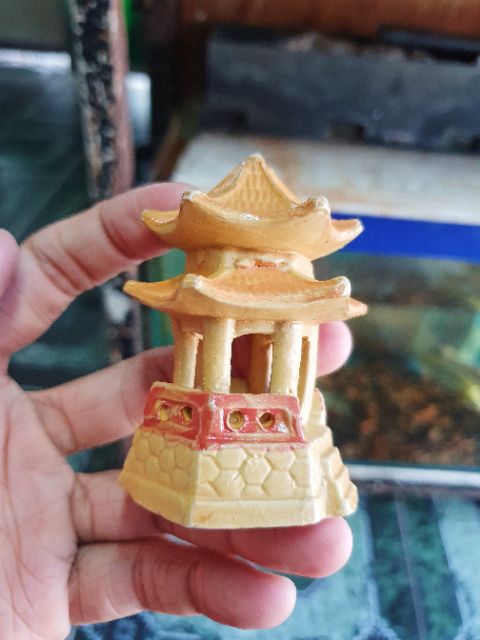 NHÀ NGHỈ TRANG TRÍ HỒ CÁ NON BỘ CAO 7CM RỘNG 5CM