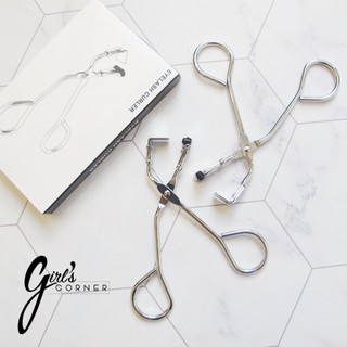 Kẹp Mi Góc Bấm góc mi Eyelash Curler sẽ giúp bạn tạo nên hàng mi cong từ trong góc