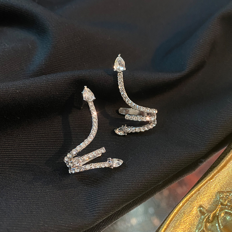 Khuyên Tai Hình Rắn Đính Đá Lấp Lánh Phong Cách vintage Hàn Quốc