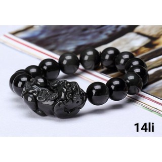 chuỗi đeo tay phong thủy hạt đá đen 14li. mặt tỳ hưu. hàng luôn có sẵn. chuỗi cầm vào lạnh lạnh mát tay. hàng đẹp nha cá